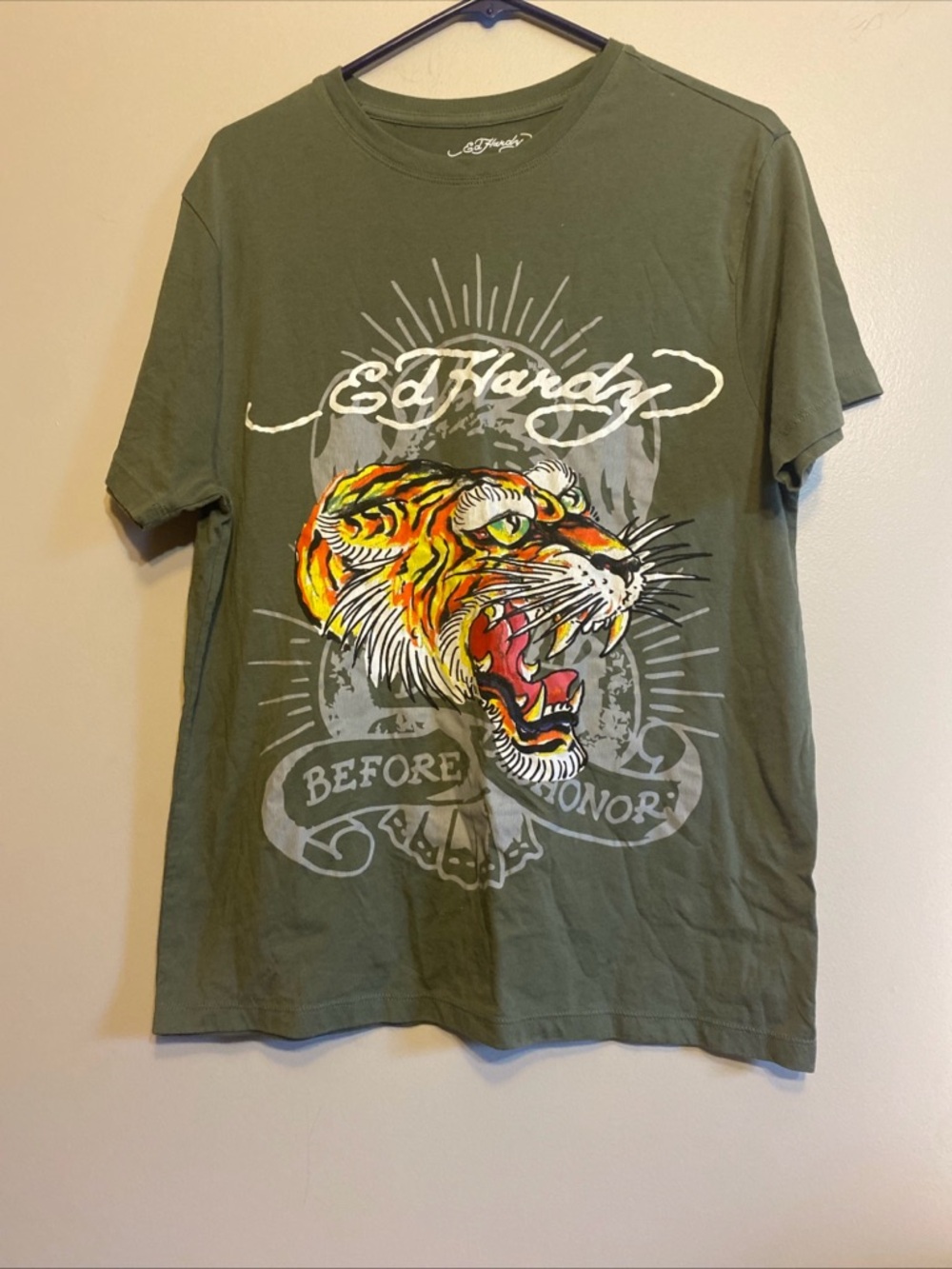 ED HARDY T-Shirt Men Sz Medium Graphic Tattoo Tiger Head Before Honor Y2K Green